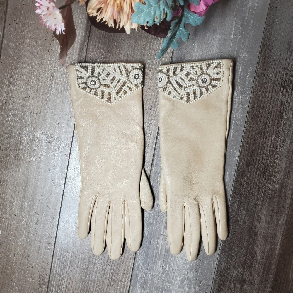 Vintage Beaded Leather Gloves Women's Size Medium Beige Cream